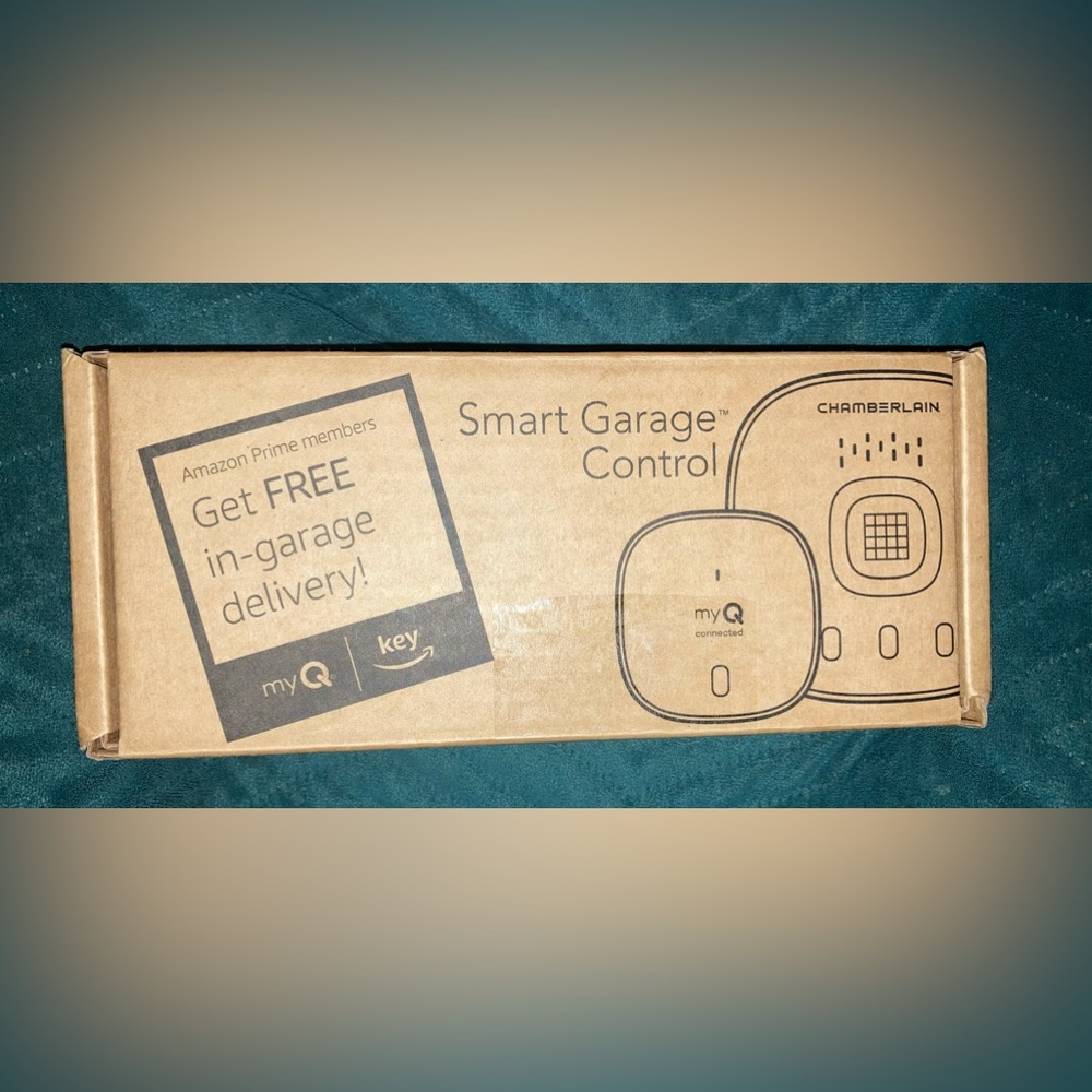 Chamberlain MyQ Wireless Smart Garage Hub and Controller-white